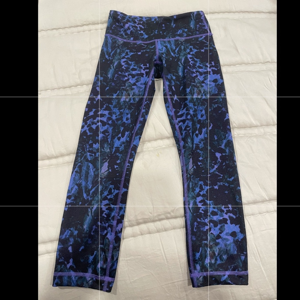 Lululemon winder under 2 EUC crops